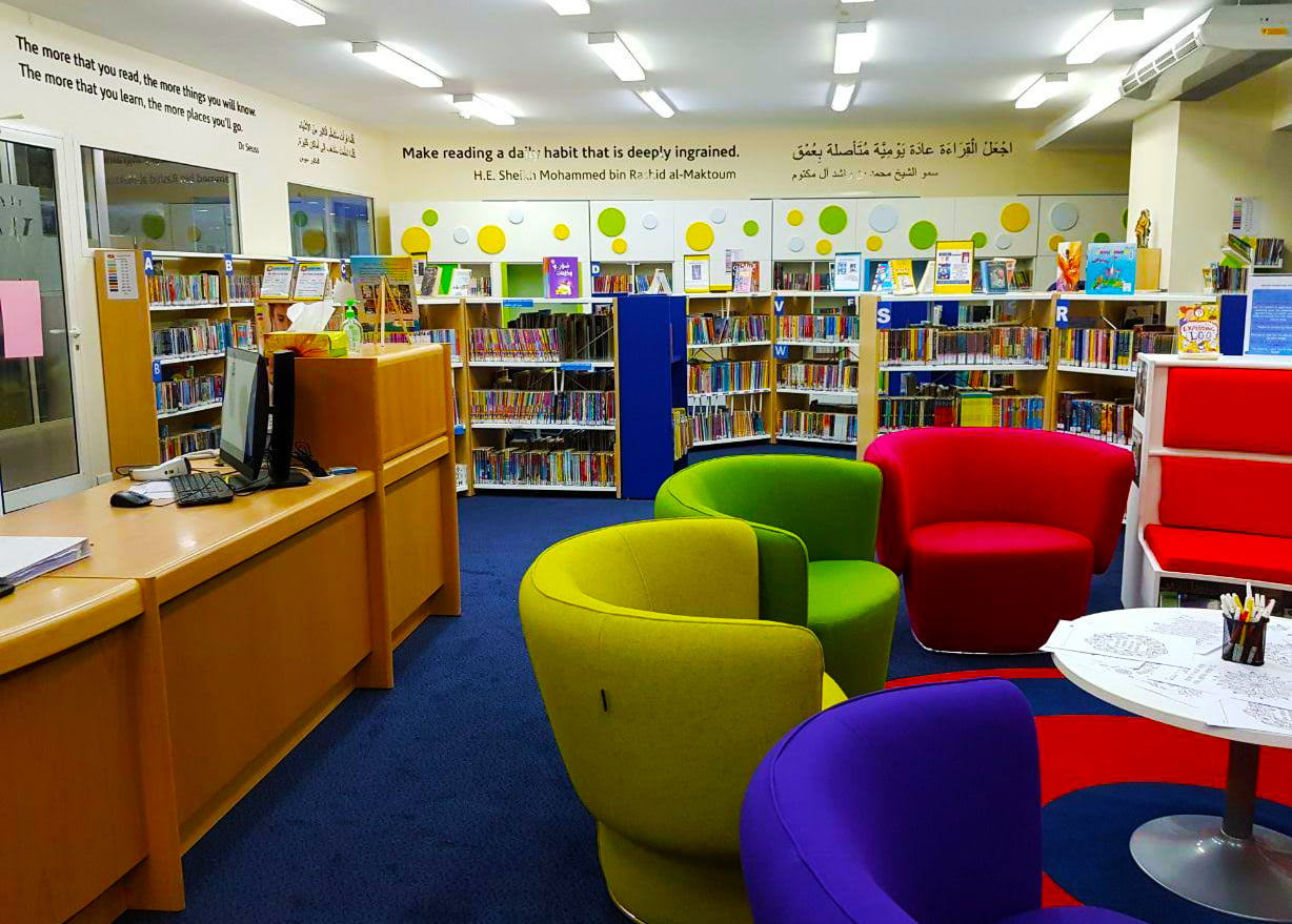 Foto, das die Bedeutung des Lesens in der GEMS Wellington International School in Dubai hervorhebt