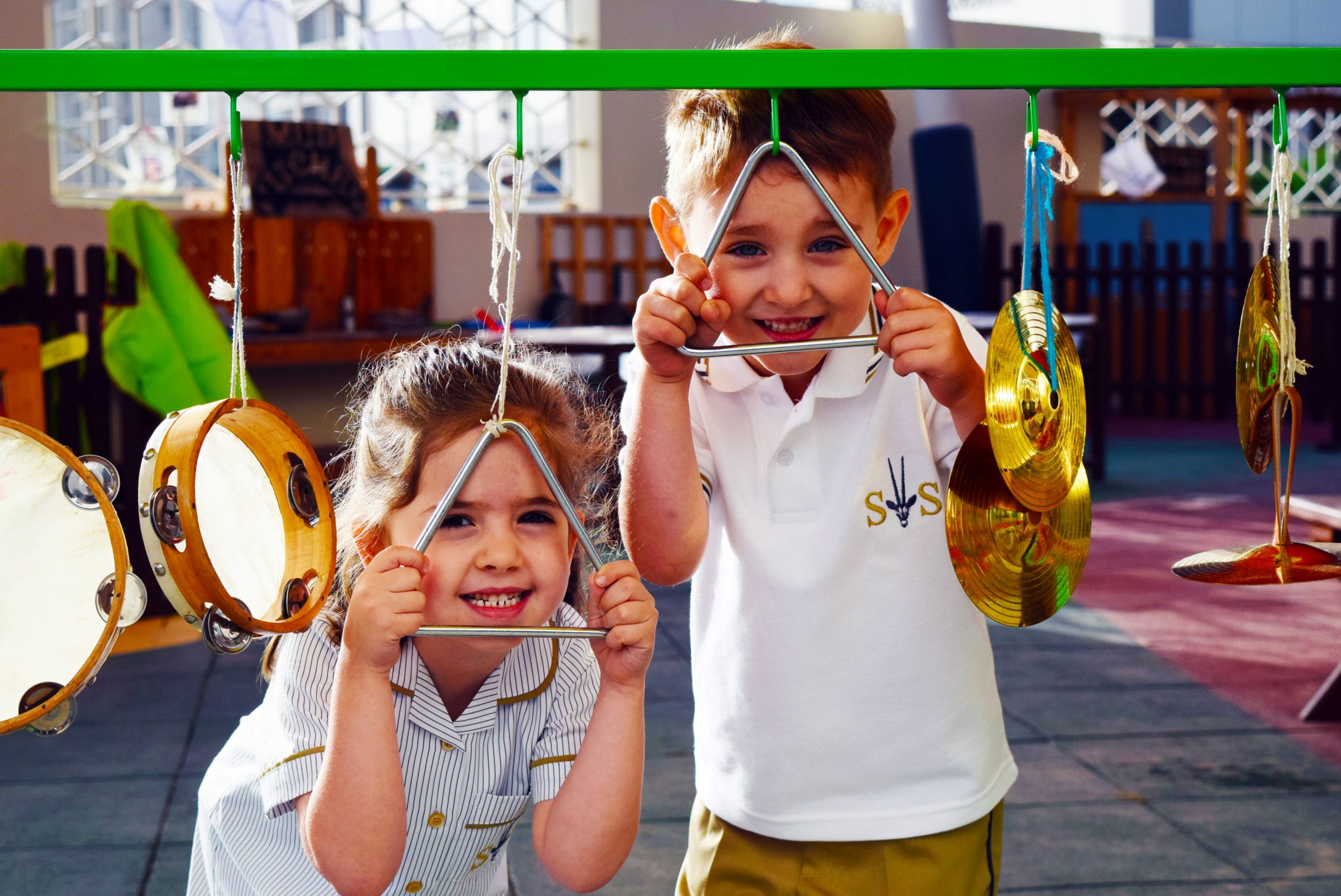 Kinder an der South View School in Dubai lernen spielerisch in EYFS