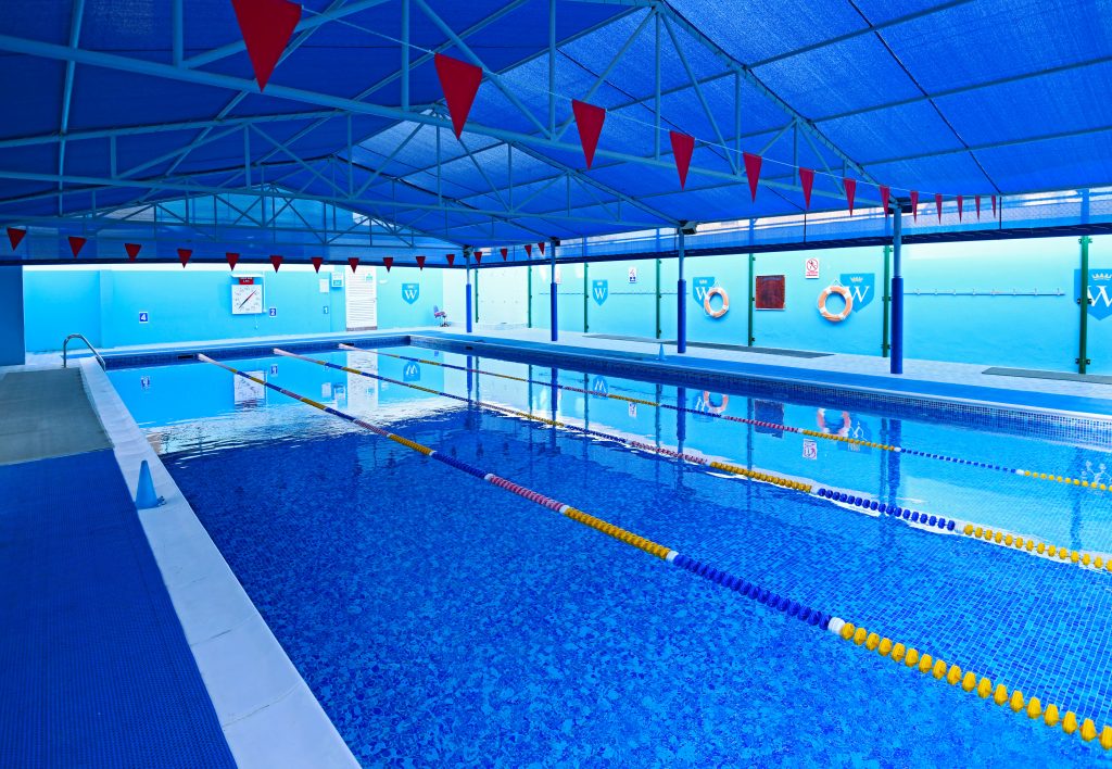 استعراض مدرسة جيمس ويلينجتون الابتدائية - السباحة والرياضة