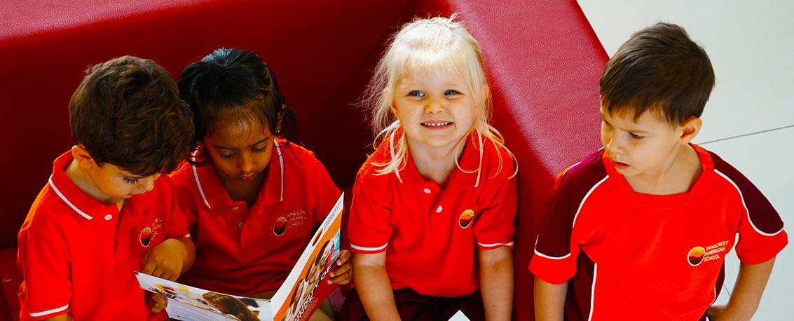 صورة لأطفال السنوات الأولى في مدرسة Dunecrest الأمريكية في دبي
