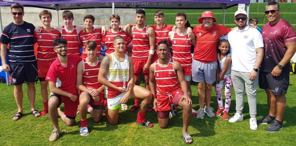 Foto des Rugby-Teams des English College Dubai, das zum DC10s-Turnier in Dubai zurückkehrte, um herausragende Rugby-Fähigkeiten und sein Engagement für das Spiel im Februar 2020 zu demonstrieren
