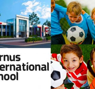 صورة تظهر المباني المدرسية الرئيسية في مدرسة فيرنوس الدولية في دبي والطلاب الصغار المشاركين في الرياضة