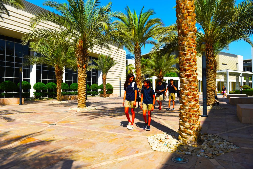 Fotografía del campus principal de la American School of Dubai