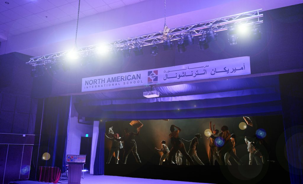 صورة لقاعة ومسرح الفنون المسرحية في مدرسة أمريكا الشمالية الدولية في دبي