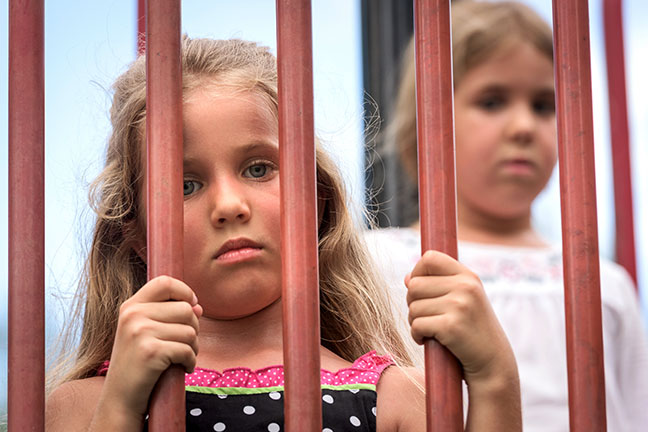 Kinder verlieren die Sommerferien, weil sie von der Regierung auf nur zwei Wochen verkürzt werden wollen