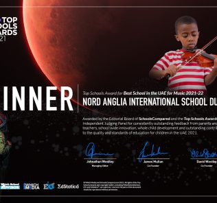 حصلت مدرسة نورد أنجليا الدولية بدبي على جائزة أفضل مدارس المدارس في الإمارات العربية المتحدة لأفضل مدرسة في الإمارات للموسيقى 2021-22