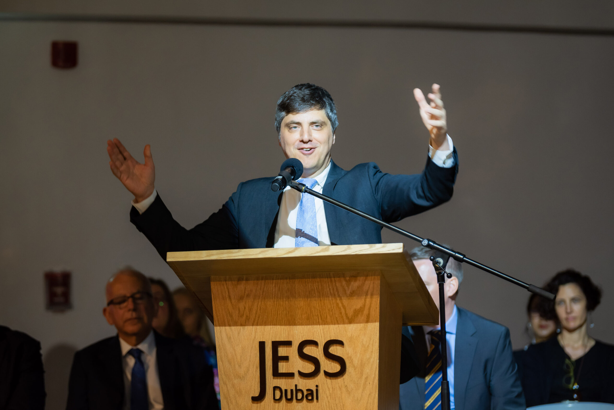 Kosta Lenkanides رئيس الدورة السادسة من JESS Dubai IB نتائج يوم 2023