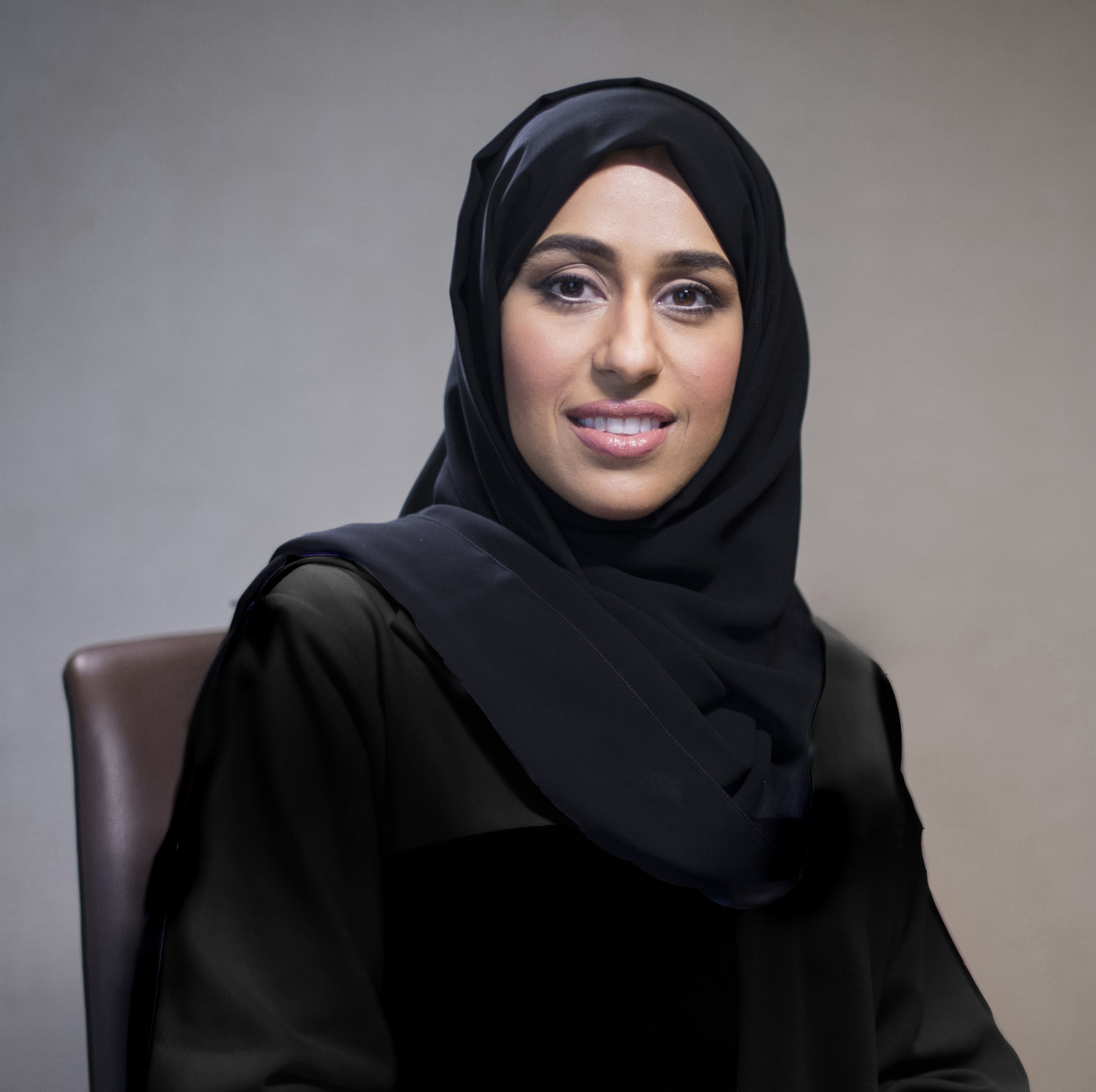 Hessa Bint Essa Buhumaid, Generaldirektorin der Community Development Authority von Dubai, spricht bei der Eröffnung von Family First an der GEMS World Academy in Dubai